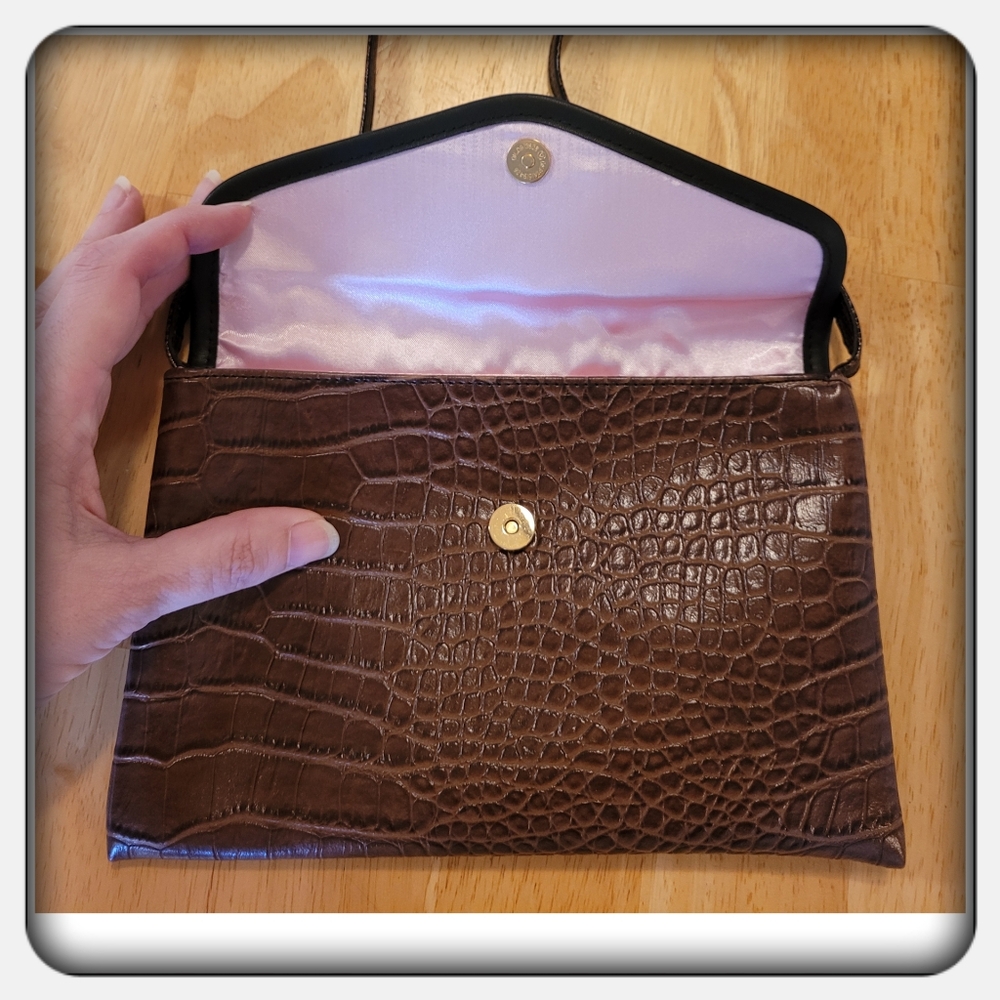 EUC Woman's Vintage Brown Faux Alligator Purse - Picture 3 of 6